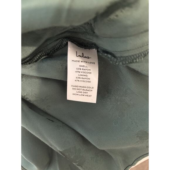 NWT Lulus Green Satin Jacquard Maxi Dress Small V Neck Tie Front Mermaid Hem - Picture 8 of 8